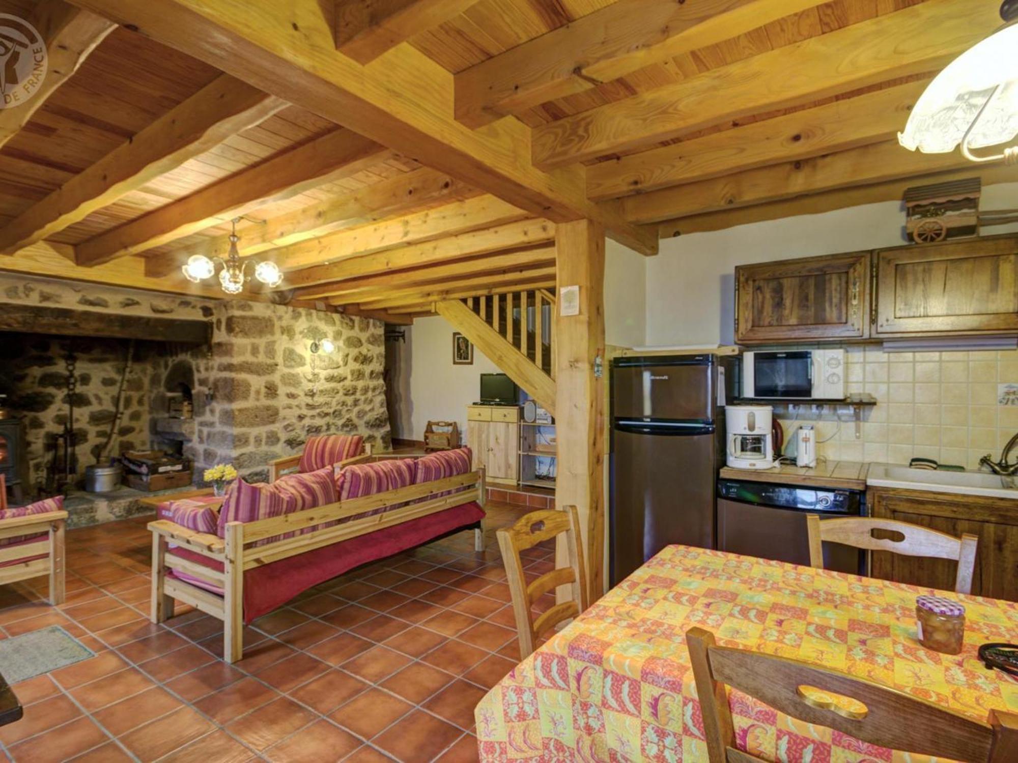 Charmant Gite Avec Terrasse, Cheminee Et Jardin, A Proximite Des Bois, Animaux Acceptes - Fr-1-496-205 Saint-Jean-Soleymieux Extérieur photo