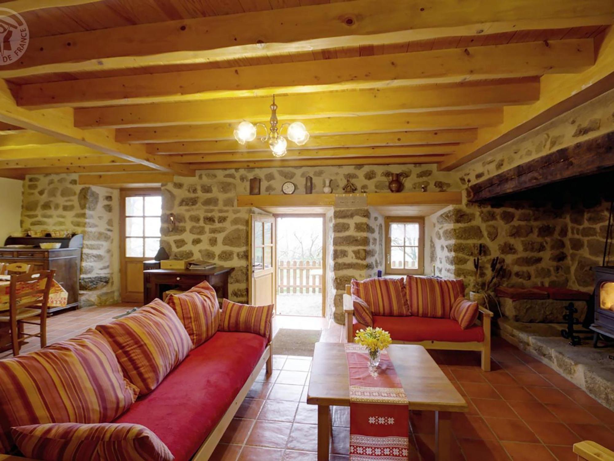 Charmant Gite Avec Terrasse, Cheminee Et Jardin, A Proximite Des Bois, Animaux Acceptes - Fr-1-496-205 Saint-Jean-Soleymieux Extérieur photo